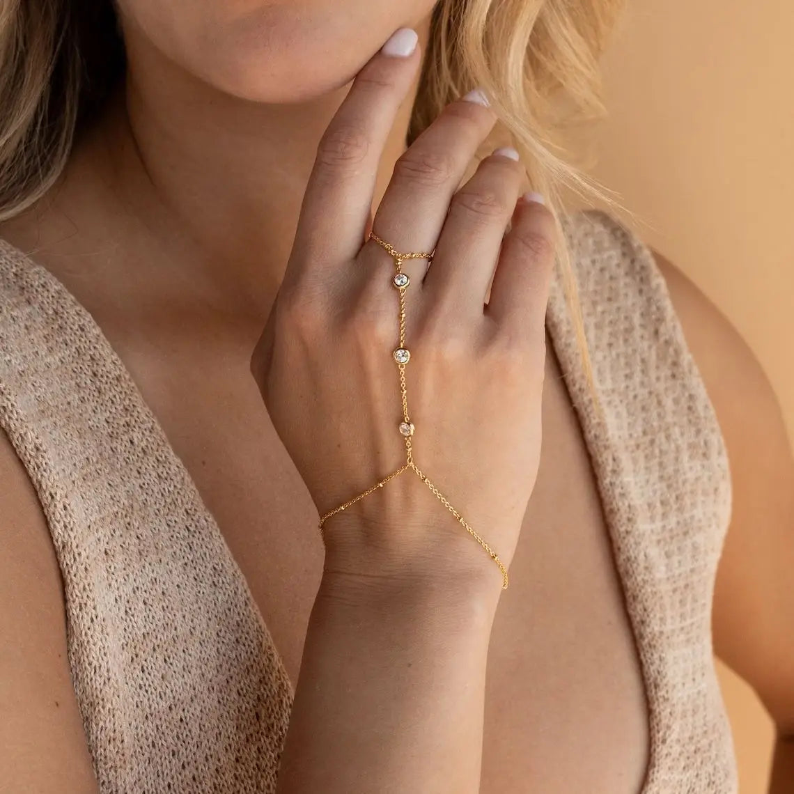 Elegant Hand Chain Bracelet™
